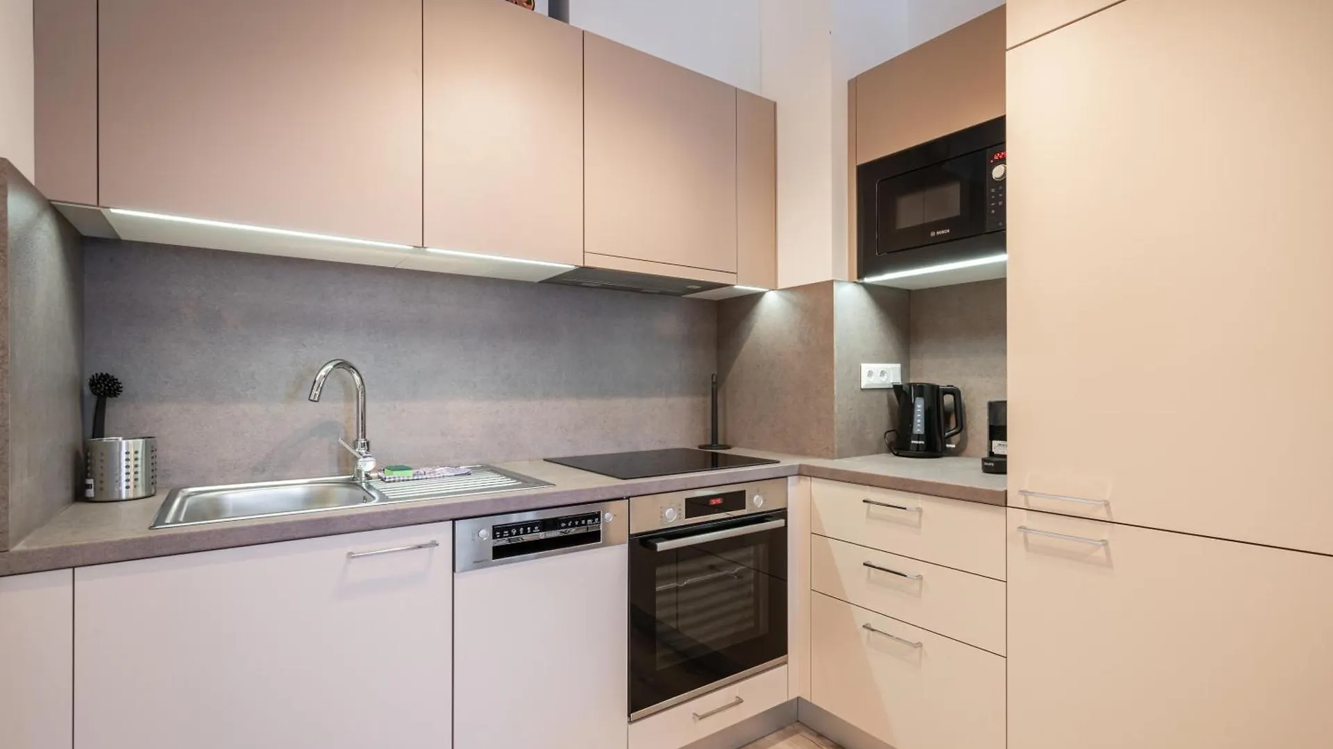 Radiant Sun Apartments Budapest 0*,  Ungheria